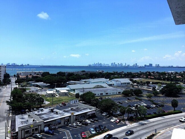 Foto del edificio - 1881 79th Street Causeway