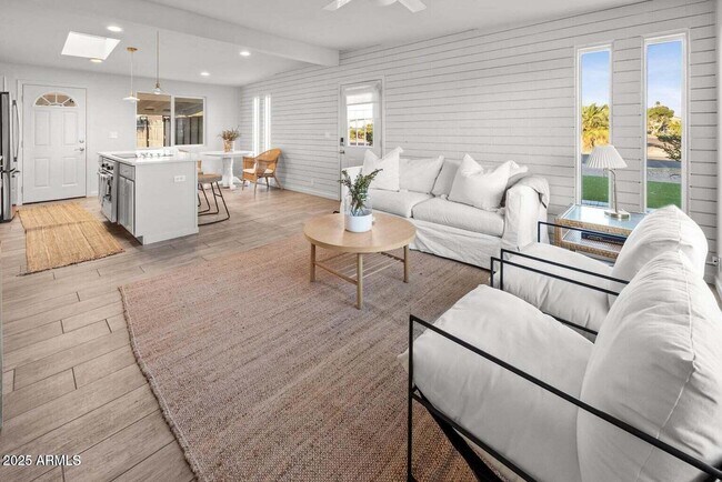Foto del edificio - 7802 E Kimsey Ln