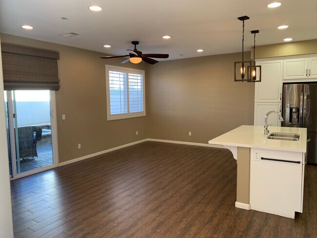 Foto del edificio - 2 Bed 3 Bath Townhouse For Rent in Temecula