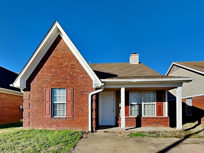 Building Photo - 5849 Amaray Cove
