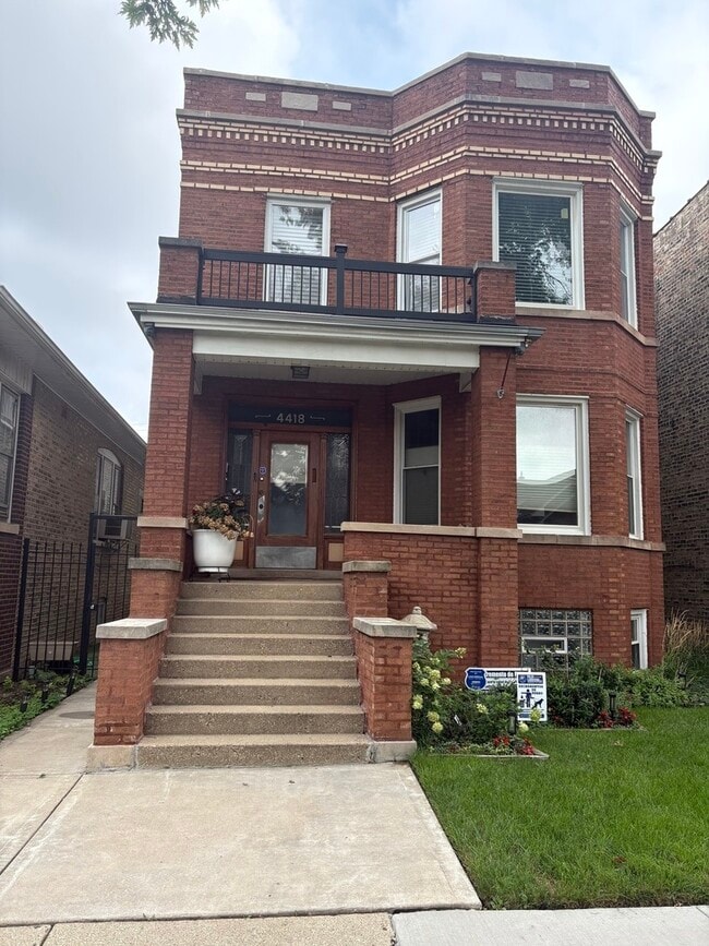 Building Photo - 4418 W Deming Pl