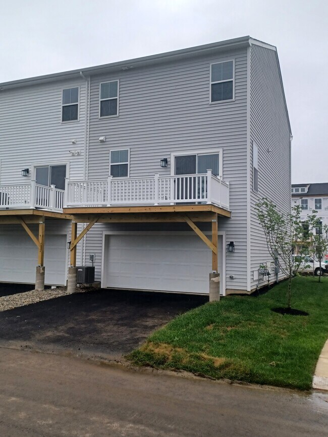 Building Photo - 4727 Franklin Cir