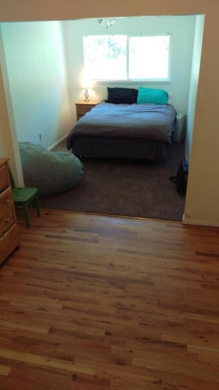 Building Photo - 2527 Delwood Ave