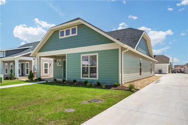 Building Photo - 3708 S 38th St