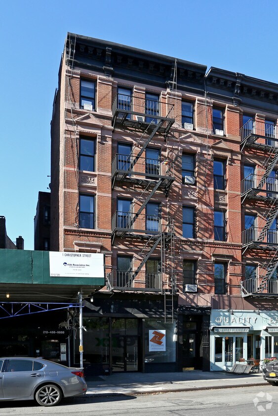 Building Photo - 17 Greenwich Ave