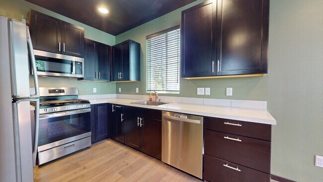 Foto del edificio - Charming Corner-Lot Home – Modern Comfort,...