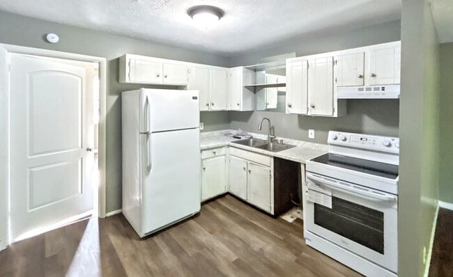 Building Photo - 5118 Linbar Dr