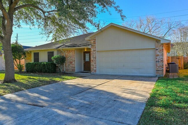 Building Photo - 3046 Sleepy Hollow Dr