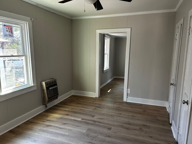 Building Photo - 608 Cottage St