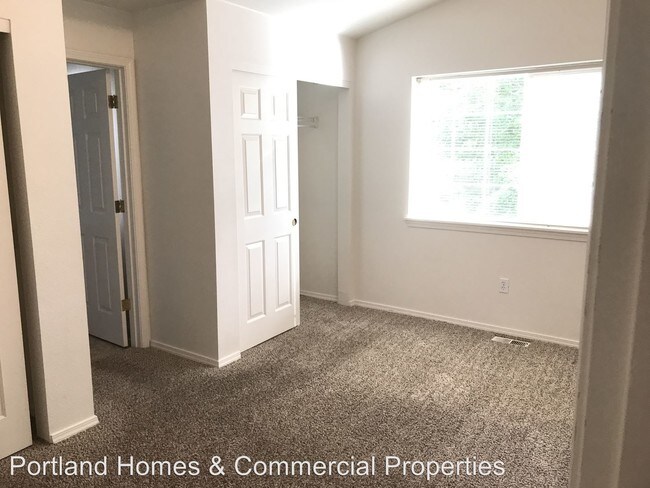 Building Photo - 3016 SW Corbeth Ln