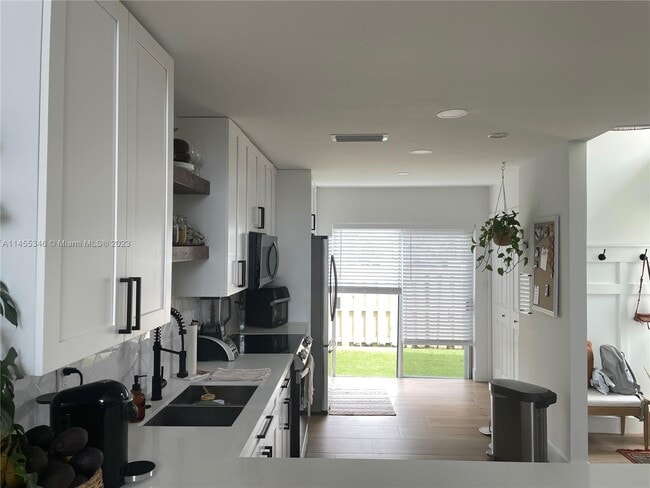 Building Photo - 10700 NW 30th Pl