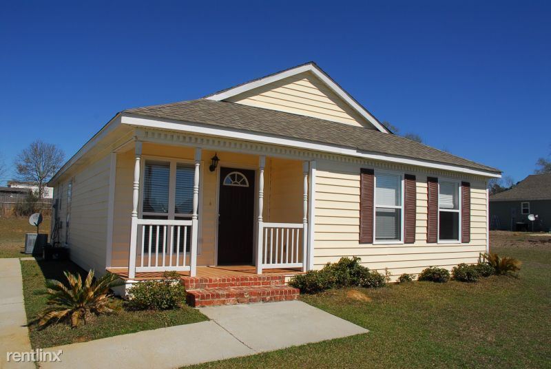 Foto principal - 3 br, 2 bath House - 19180 N Clairmonte St