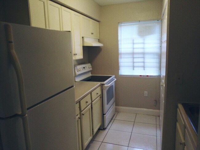 Foto del edificio - 7667 Avon Park Blvd