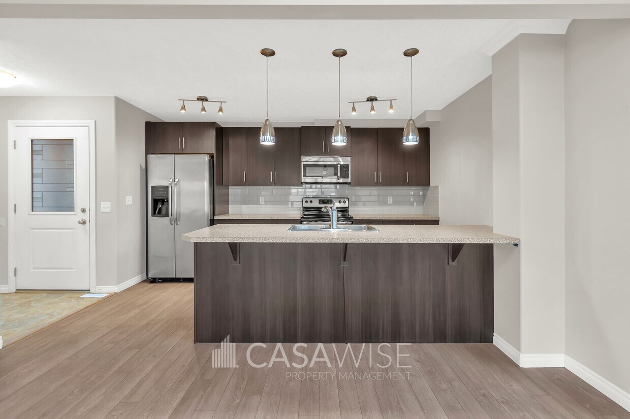 Photo principale - 11307-11379 79 Ave NW