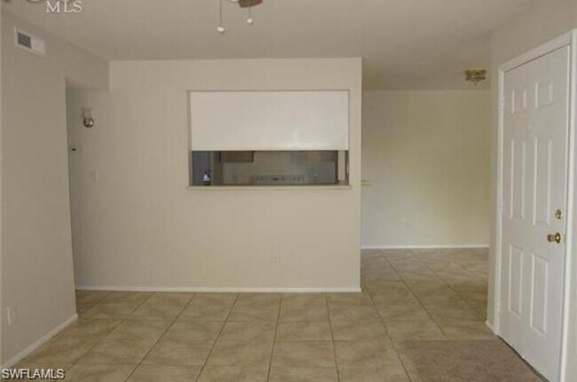 Building Photo - 2925 Winkler Ave