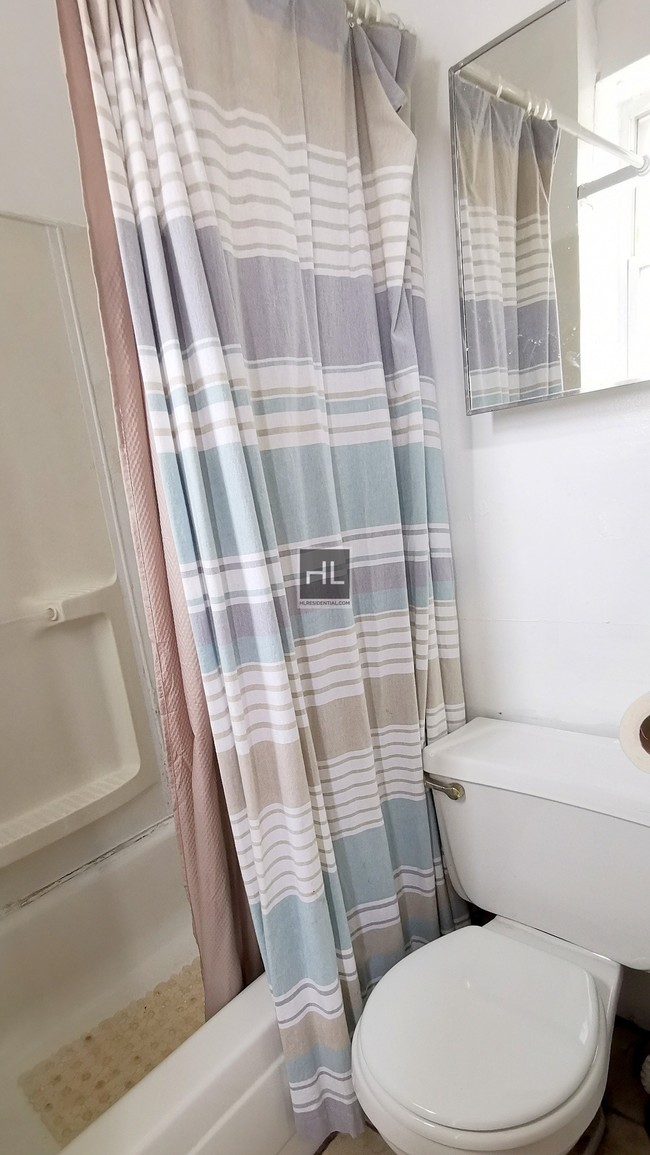 Building Photo - Prime Williamsburg 1 Bed Apartment Near L