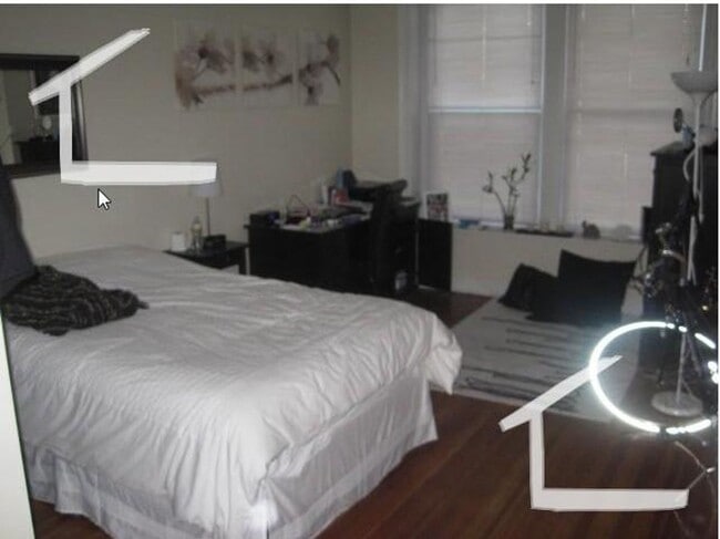 Foto del edificio - No Brokers Fee, No Security Deposit, heat, Hot Water Included, Laundry on a Site, Parking for Rent