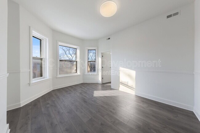 Building Photo - 6401 S Eberhart Ave