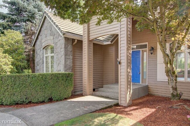 Foto del edificio - 5 br, 3 bath House - 2825 NW Lacamas Drive