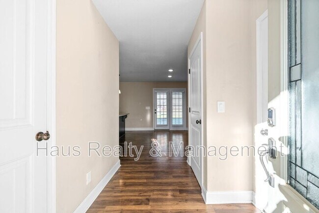 Building Photo - 112 Sycamore Hill Dr