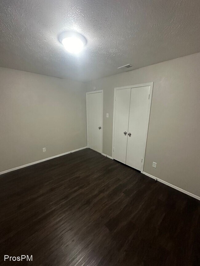 Building Photo - 2 br, 1 bath House - 667 Edgeglen Drive