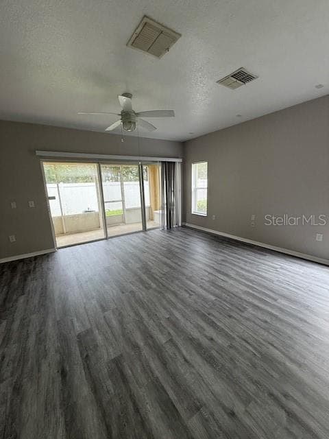 Foto del edificio - 20460 Needletree Dr