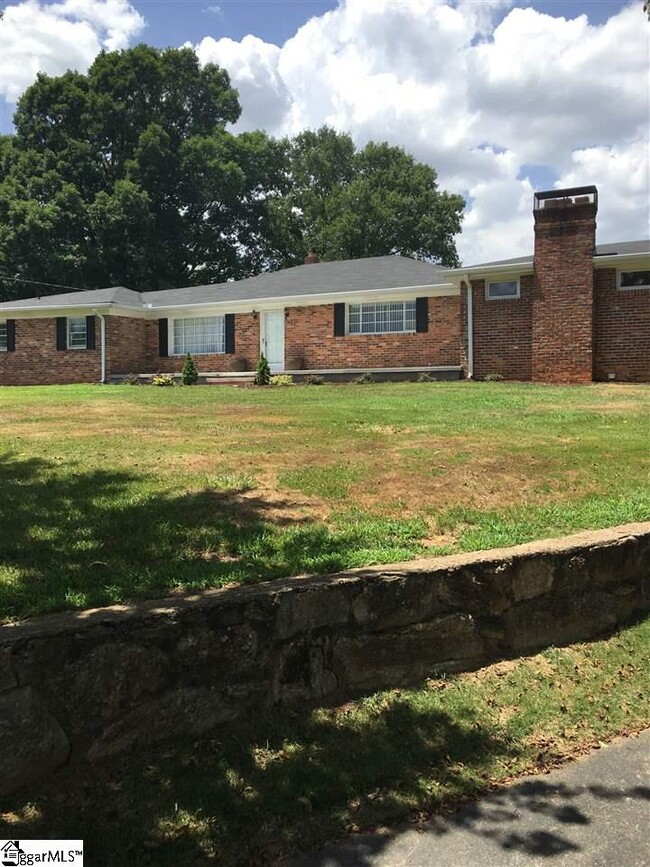 Building Photo - 370 S Bennetts Bridge Rd