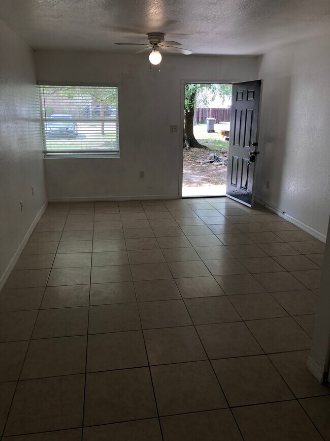 Foto del edificio - 12213 N 58th St