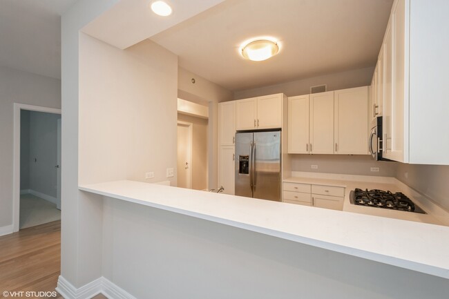 Foto del edificio - 600 N Lake Shore Dr