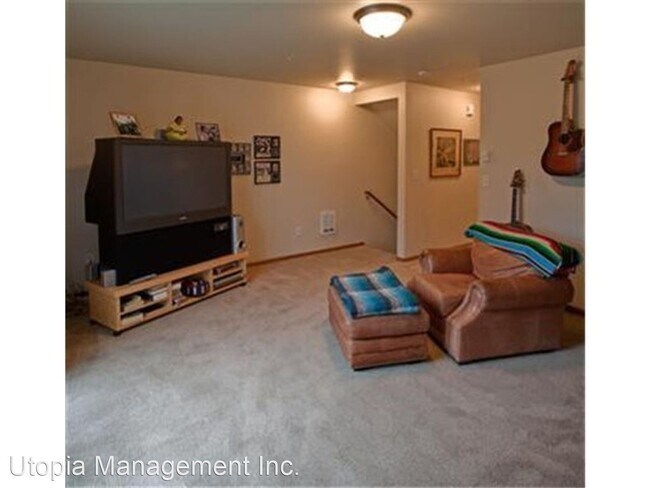 Building Photo - 2 br, 2.5 bath House - 4043 ELIZA AVE #103