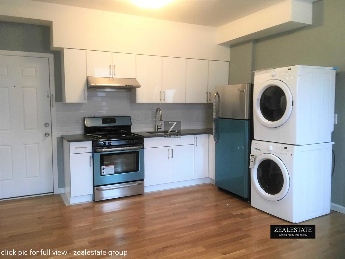 Foto principal - 2108 Cortelyou Rd