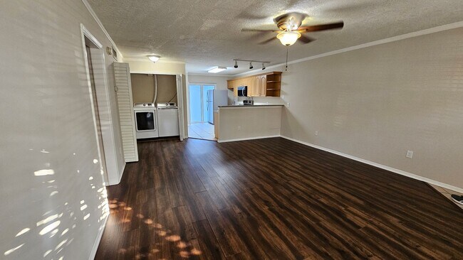 Foto del edificio - 3651 N Goldenrod Rd