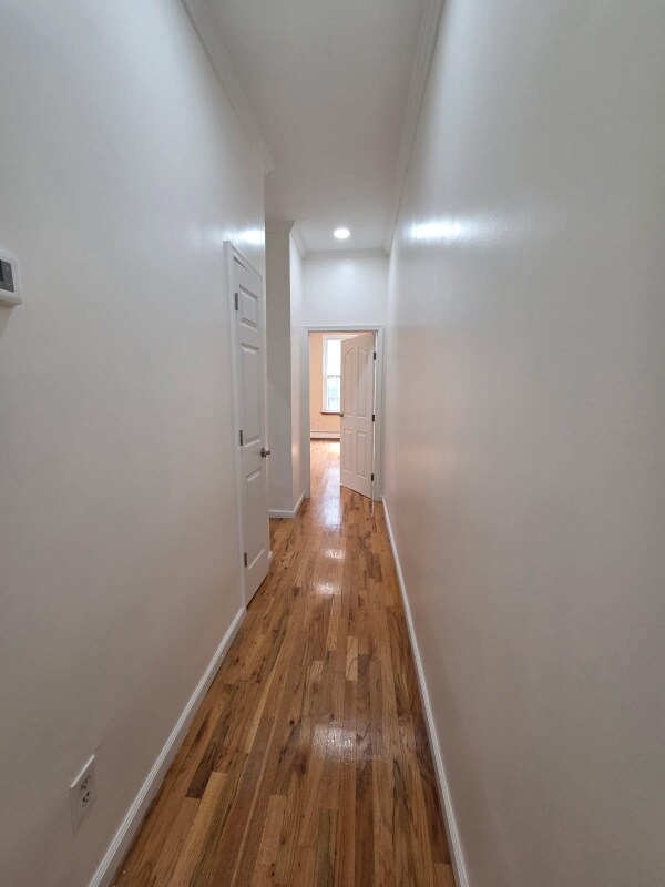 Foto del edificio - 136 Pulaski St