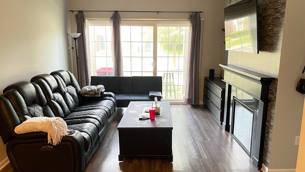 3261 Theodore E Unit 3261, Wixom, MI 48393 Condo for Rent in Wixom