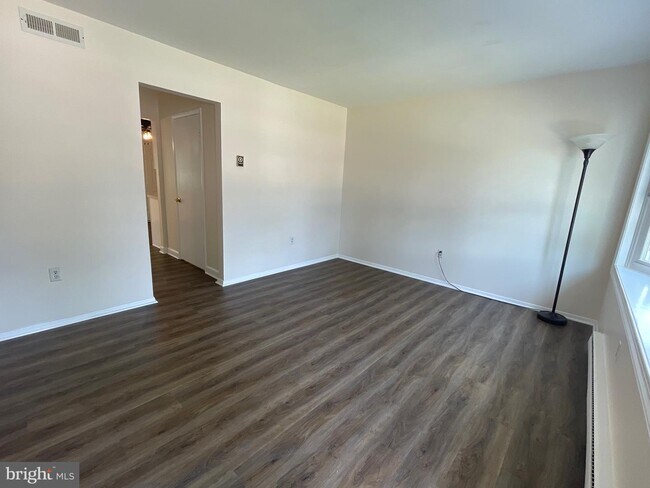 Building Photo - 1003 Peach Orchard Ln