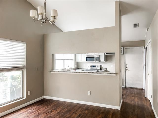 Building Photo - 2408 Country Hollow Ln
