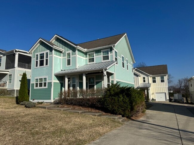 Building Photo - Beautiful custom home in East Nashville!