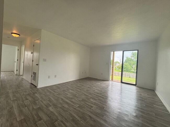 Foto del edificio - 709 Brett Circle