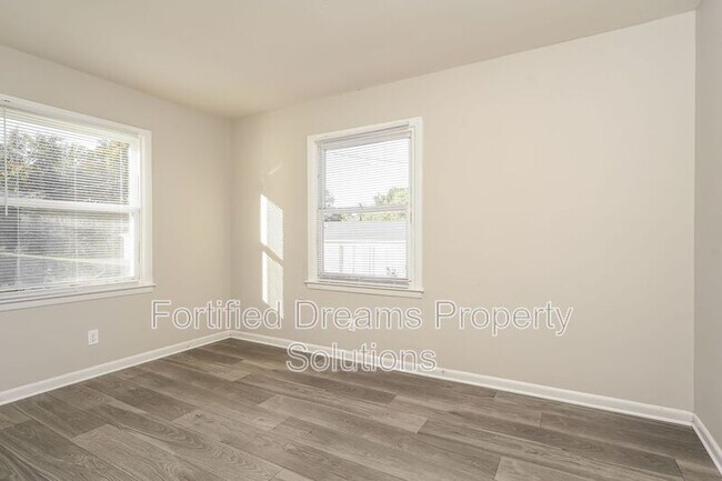 Foto del edificio - 904 Lowdermilk St