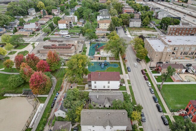 Building Photo - 5720 S Princeton Ave