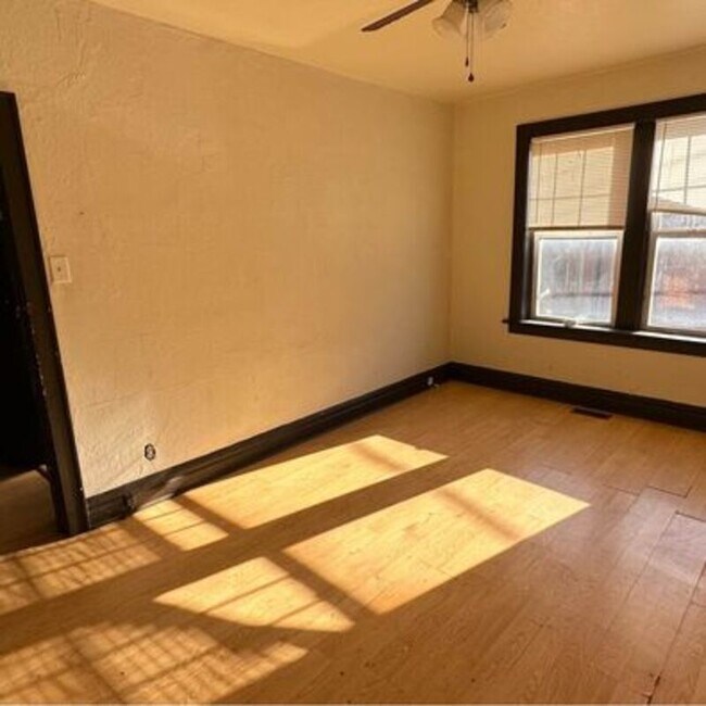 4215421S Neosho St, St. Louis, MO 63116 Condo for Rent in St. Louis