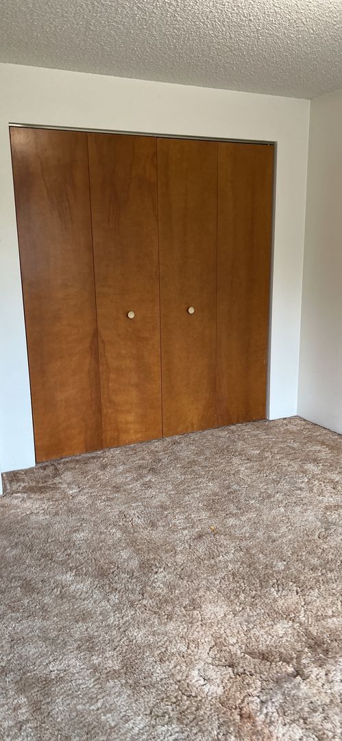 Foto del edificio - 2187-2189 NW North Hill Dr