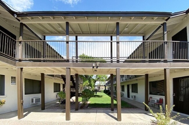Building Photo - Renovated 1-Bedroom Condo in Gated North P...