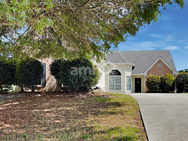 1552 Armende Cir