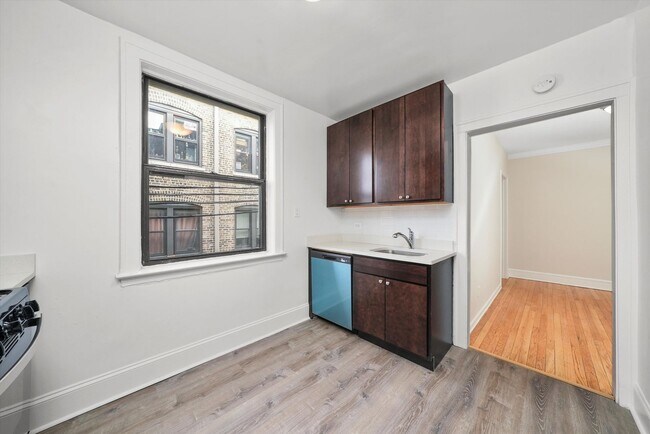 Building Photo - 2322 N Spaulding Ave