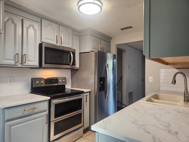 Cocina - 6930 Hafford Ln