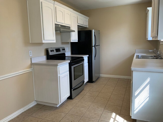 Building Photo - 1113 Brookhaven Dr