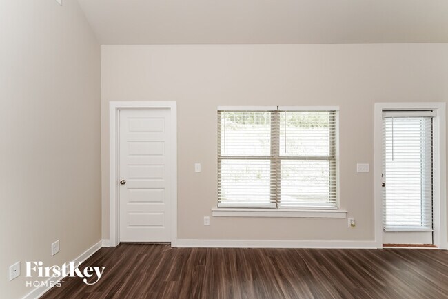 Building Photo - 1360 Brookhaven Dr
