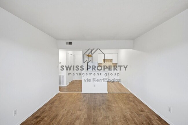 Foto del edificio - 544 Riverview Dr