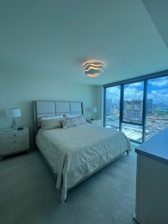 Foto del edificio - Furnished 2 bedroom, 2 bath 2 parking at The Collection!
